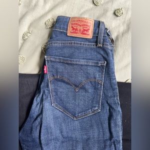 Dark Wash Levi’s 721 Jeans W26 L30